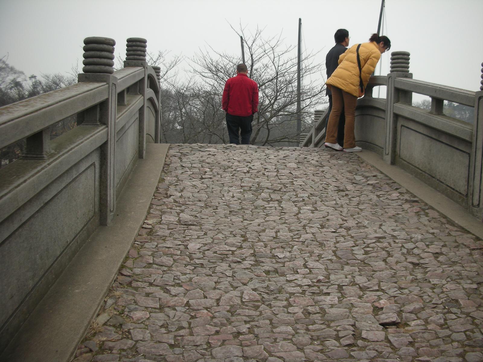 2000年ほど前は錫(スズ)の産地だったが、今は錫がない無錫(その2..無錫を代表する観光地である太湖)